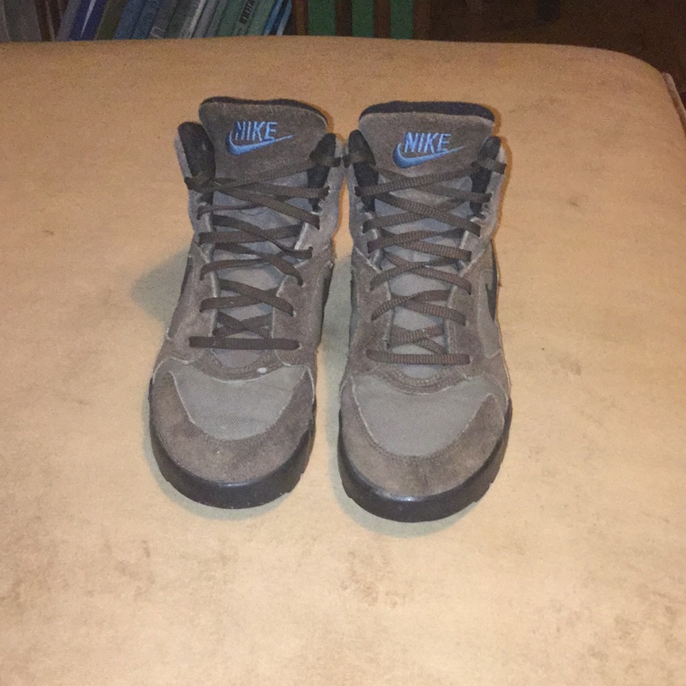 Nike boots size 8 men’s / 6 woman’s,good condition